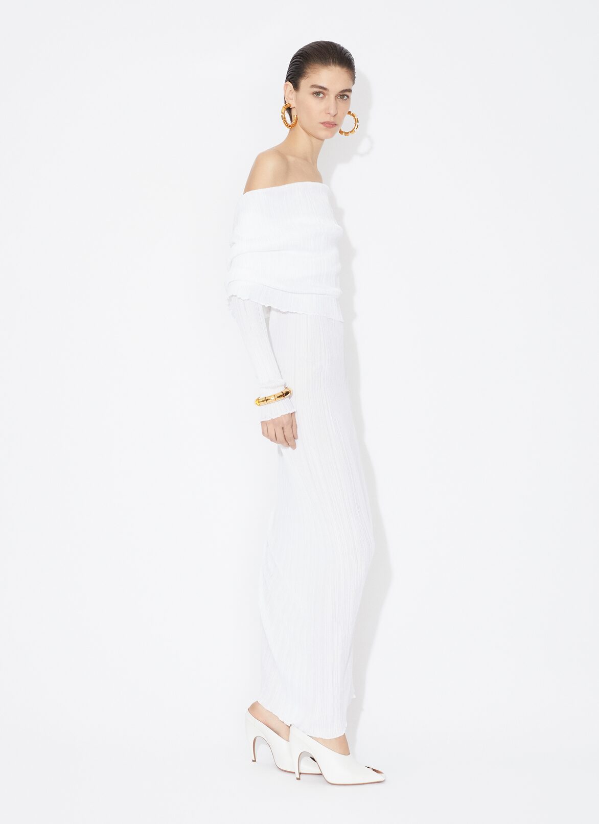 DRAPIERTES SCHULTERFREIES KLEID AUS PLISSIERTEM STRICK ALAÏA WEIß DRAPIERTES SCHULTERFREIES KLEID AUS PLISSIERTEM STRICK